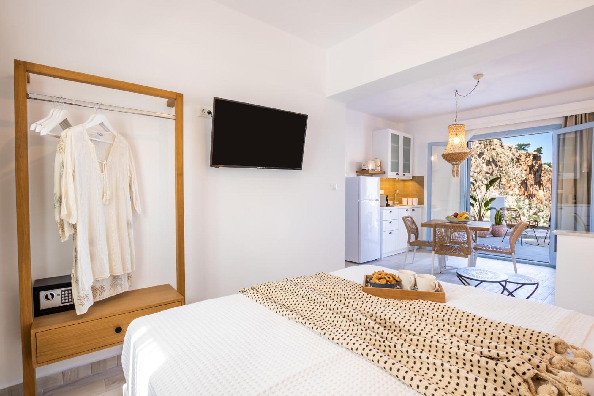 Yploui Suites Karpathos Exterior foto